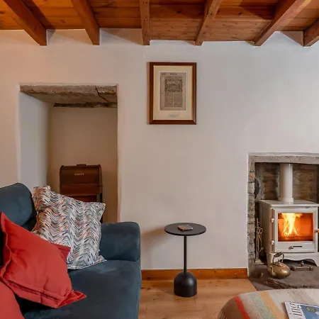 Hill View - Row Holiday home *
